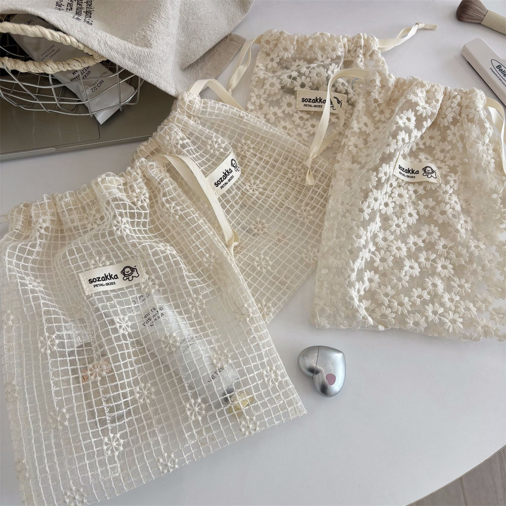 Travel Accessories And Bags - Borsa per il Trucco in Pizzo